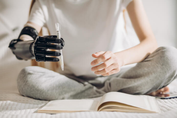 Prosthetic arms using pen Prosthetic arms using pen