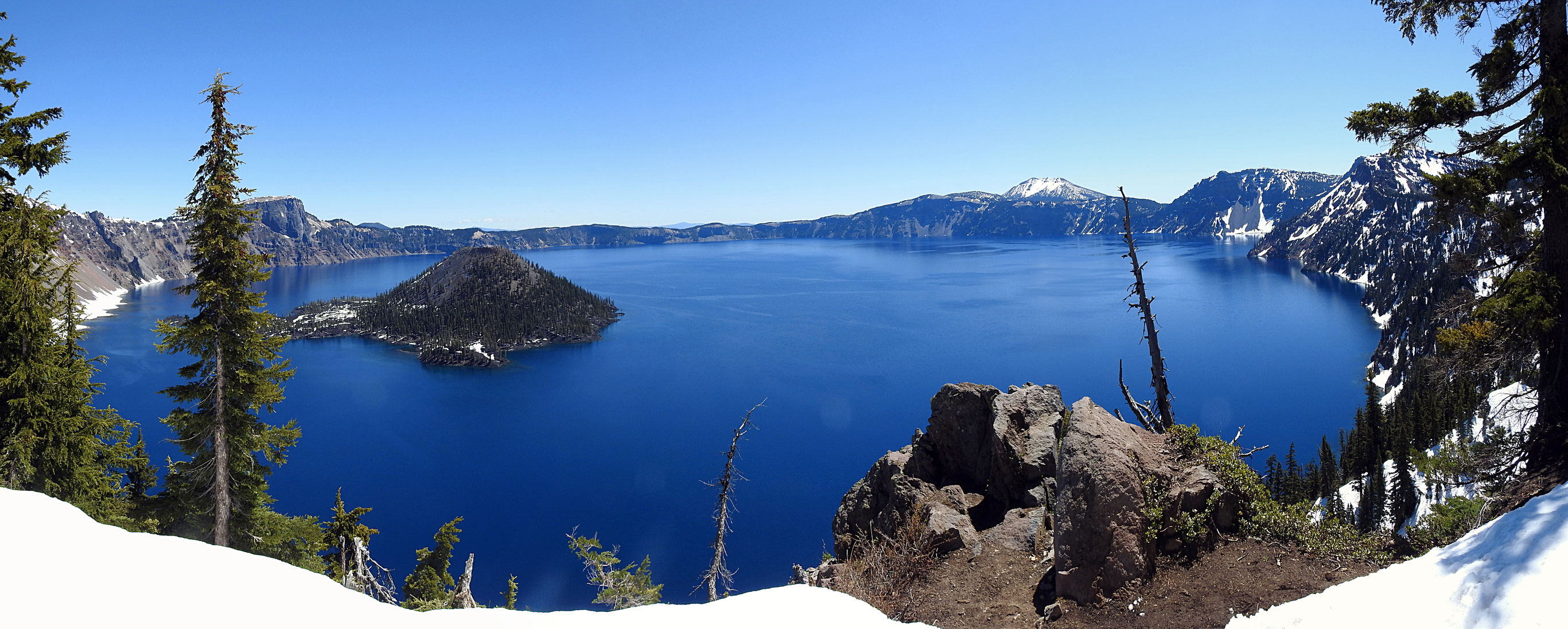 Crater Lake in Oregon Crater Lake in Oregon